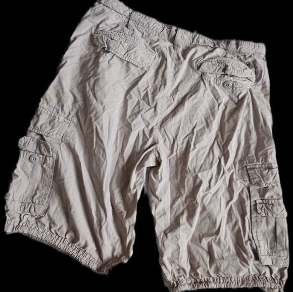 COPY - BUFFALO SIZE 34 CARGO SHORTS - Picture 2 of 4